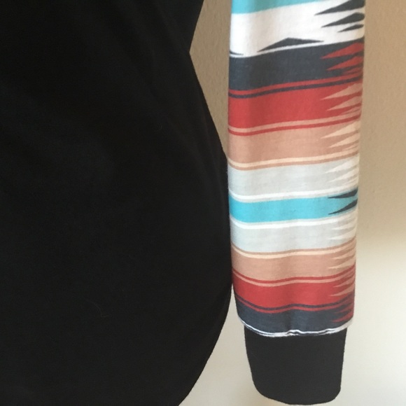 Black shirt with Aztec print long sleeves - Picture 9 of 11